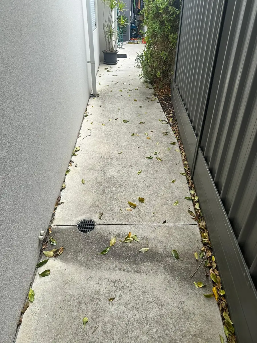 Outdoor area pressure cleaned by Hightym